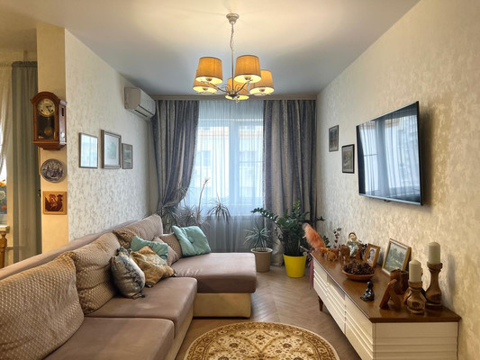 Продам трехкомнатную (3-комн.) квартиру, Южная ул, 19, Новороссийск г
