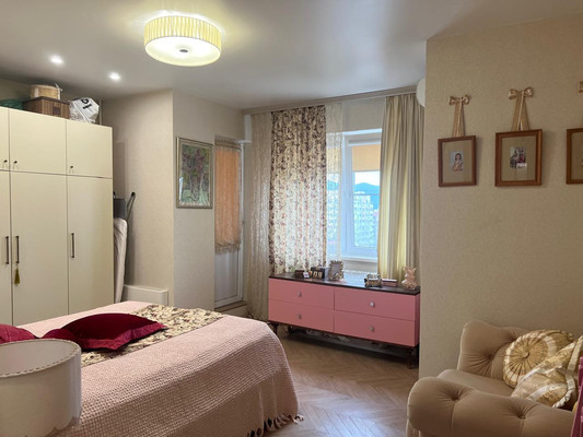 Продам трехкомнатную (3-комн.) квартиру, Южная ул, 19, Новороссийск г