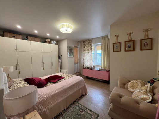 Продам трехкомнатную (3-комн.) квартиру, Южная ул, 19, Новороссийск г