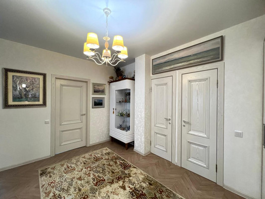 Продам трехкомнатную (3-комн.) квартиру, Южная ул, 19, Новороссийск г