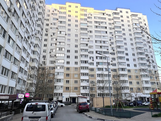 Продам двухкомнатную (2-комн.) квартиру, Мурата Ахеджака ул, 24, Новороссийск г