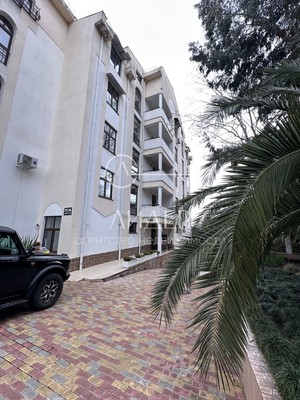 Продам трехкомнатную (3-комн.) квартиру, Курортный (Хостинский р-н) пр-кт, 95А, Сочи г
