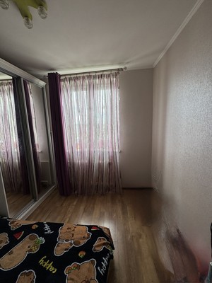 Продам трехкомнатную (3-комн.) квартиру, Железнодорожная ул, 21, Симферополь г