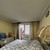 Продам трехкомнатную (3-комн.) квартиру, Железнодорожная ул, 21, Симферополь г