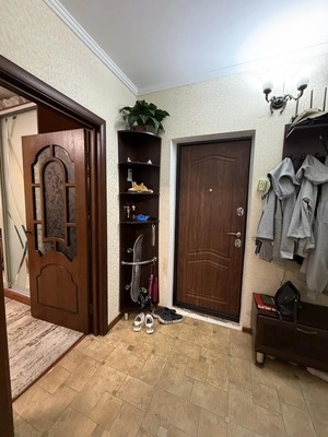 Продам двухкомнатную (2-комн.) квартиру, Бела Куна ул, 27, Симферополь г