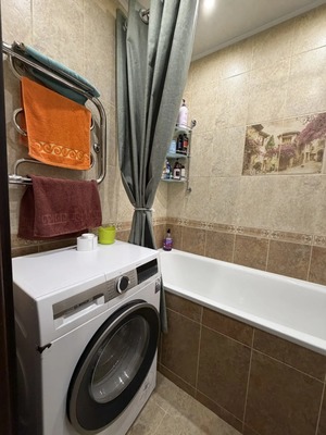 Продам двухкомнатную (2-комн.) квартиру, Бела Куна ул, 27, Симферополь г