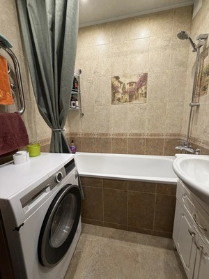 Продам двухкомнатную (2-комн.) квартиру, Бела Куна ул, 27, Симферополь г