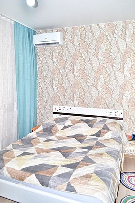Продам двухкомнатную (2-комн.) квартиру, им. писателя Знаменского пр-кт, 9к4, Краснодар г