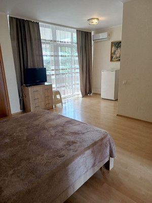Продам двухкомнатную (2-комн.) квартиру, Морская ул, 87, Коктебель пгт