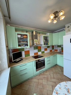 Продам двухкомнатную (2-комн.) квартиру, Адмирала Лазарева ул, 64, Москва г