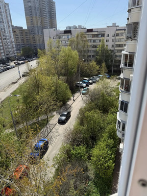 Продам двухкомнатную (2-комн.) квартиру, Адмирала Лазарева ул, 64, Москва г