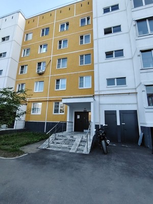 Продам двухкомнатную (2-комн.) квартиру, Солнечный городок мкр, 3, ЛМС п