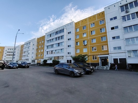 Продам двухкомнатную (2-комн.) квартиру, Солнечный городок мкр, 3, ЛМС п