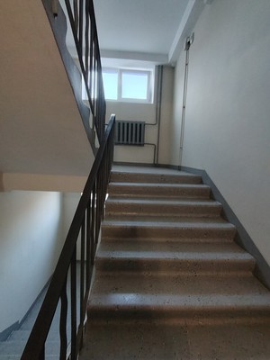 Продам двухкомнатную (2-комн.) квартиру, Солнечный городок мкр, 3, ЛМС п