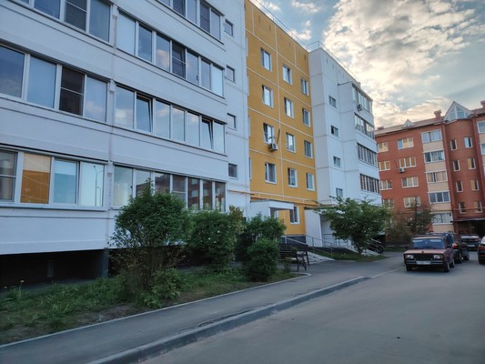 Продам двухкомнатную (2-комн.) квартиру, Солнечный городок мкр, 3, ЛМС п
