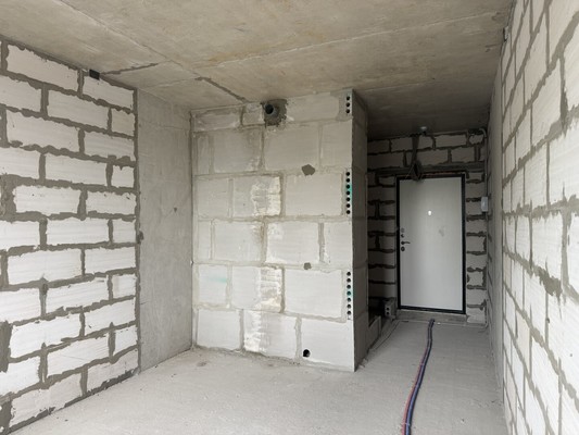 Продам однокомнатную (1-комн.) квартиру, Александровская ул, 3, Петрово-Дальнее с