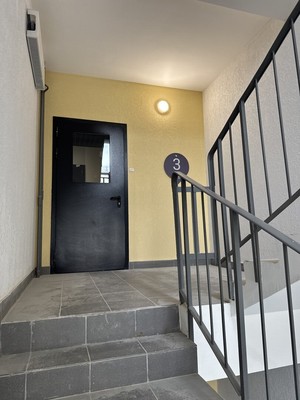 Продам однокомнатную (1-комн.) квартиру, Александровская ул, 3, Петрово-Дальнее с