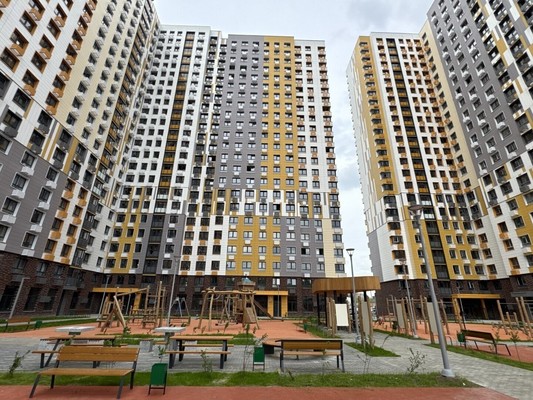 Продам однокомнатную (1-комн.) квартиру, Александровская ул, 3, Петрово-Дальнее с