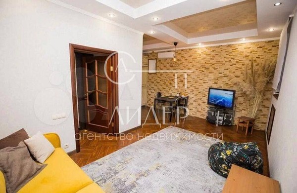 Продам трехкомнатную (3-комн.) квартиру, Есауленко (Хостинский р-н) ул, 10, Сочи г