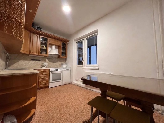 Продам трехкомнатную (3-комн.) квартиру, Брусилова ул, 21, Москва г