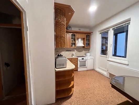 Продам трехкомнатную (3-комн.) квартиру, Брусилова ул, 21, Москва г