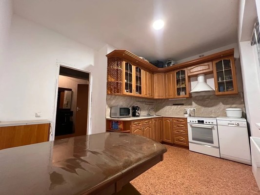 Продам трехкомнатную (3-комн.) квартиру, Брусилова ул, 21, Москва г