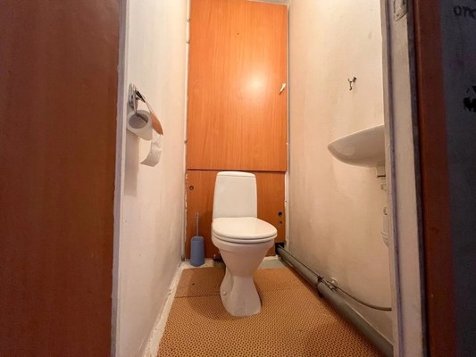 Продам трехкомнатную (3-комн.) квартиру, Брусилова ул, 21, Москва г