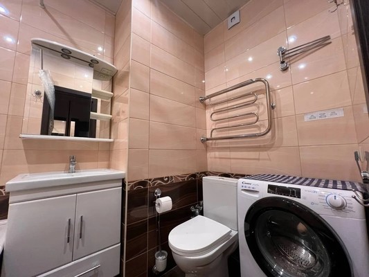 Продам трехкомнатную (3-комн.) квартиру, Брусилова ул, 21, Москва г
