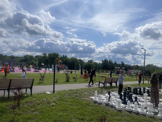 Продам трехкомнатную (3-комн.) квартиру, Брусилова ул, 21, Москва г