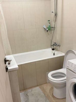 Продам двухкомнатную (2-комн.) квартиру, Клубничная (Центральный р-н) ул, 2/4, Сочи г