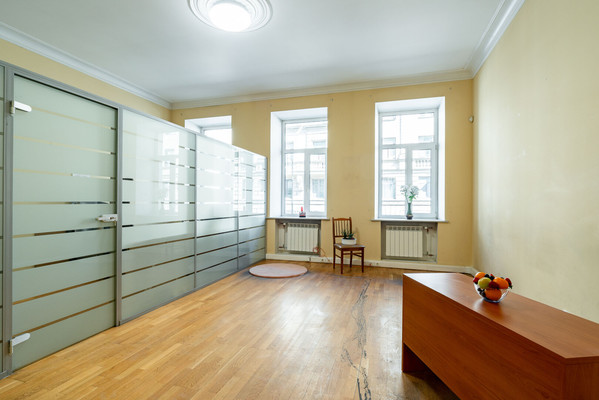 Продам многокомнатную квартиру, Каменноостровский пр-кт, 20А, Санкт-Петербург г