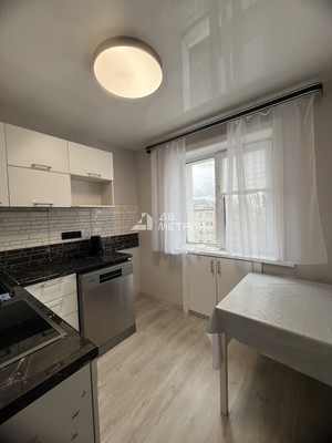 Продам двухкомнатную (2-комн.) квартиру, Ленина ул, 218, Южно-Сахалинск г