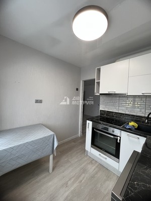 Продам двухкомнатную (2-комн.) квартиру, Ленина ул, 218, Южно-Сахалинск г