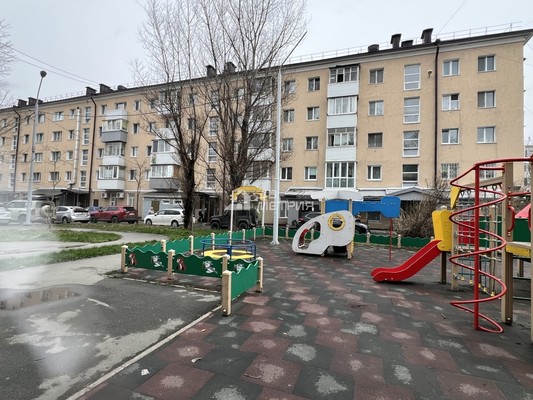 Продам двухкомнатную (2-комн.) квартиру, Ленина ул, 218, Южно-Сахалинск г