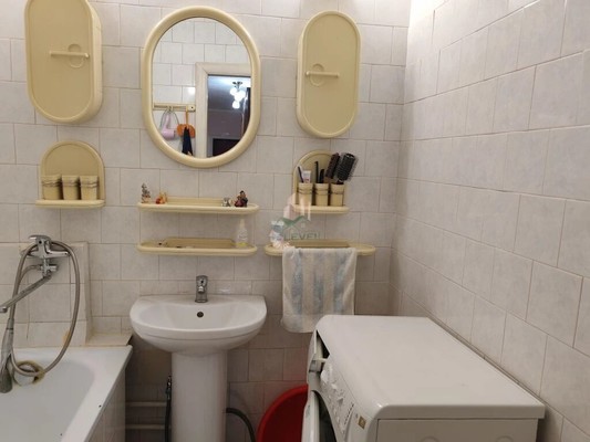 Продам трехкомнатную (3-комн.) квартиру, Волоха ул, 22, Энгельс г