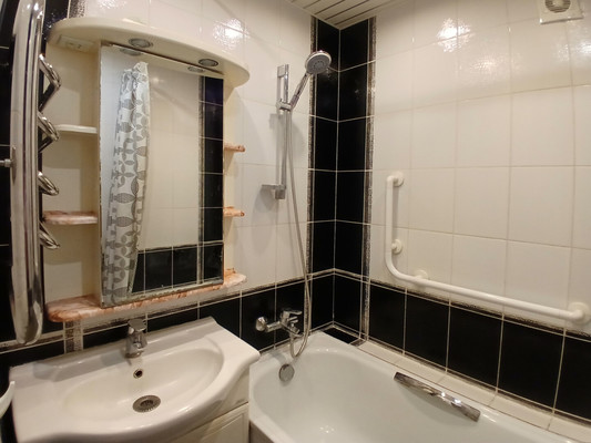 Продам двухкомнатную (2-комн.) квартиру, Зубковой ул, 27к2, Рязань г