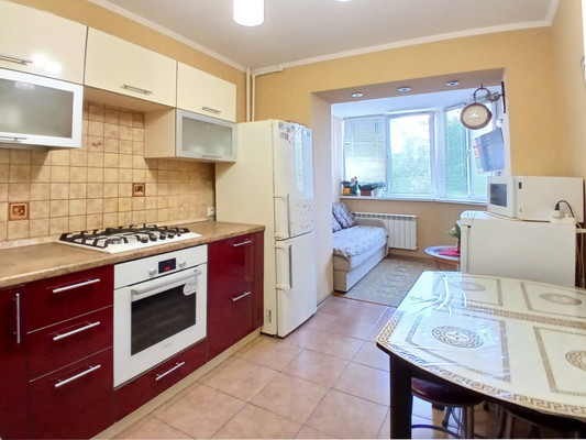 Продам двухкомнатную (2-комн.) квартиру, Зубковой ул, 27к2, Рязань г