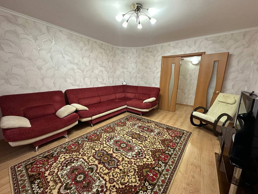 Продам двухкомнатную (2-комн.) квартиру, 1 мкр, 33/2, Кропоткин г