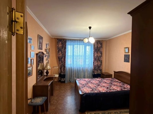 Продам двухкомнатную (2-комн.) квартиру, Митинская ул, 25к1, Москва г