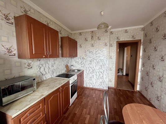 Продам двухкомнатную (2-комн.) квартиру, Дмитровская ул, 54, Базарово д