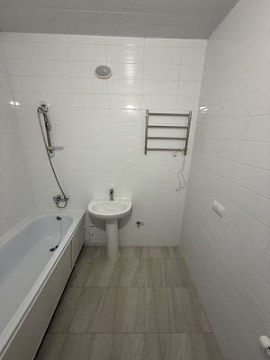 Продам двухкомнатную (2-комн.) квартиру, Победы ул, 5к3, Десна д