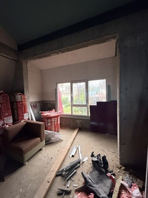 Продам трехкомнатную (3-комн.) квартиру, Клубничная (Центральный р-н) ул, 2/4, Сочи г