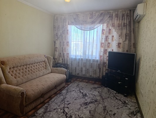 Продам двухкомнатную (2-комн.) квартиру, Ростовская ул, 22, Симферополь г
