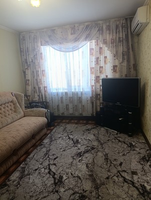 Продам двухкомнатную (2-комн.) квартиру, Ростовская ул, 22, Симферополь г