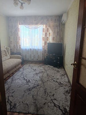 Продам двухкомнатную (2-комн.) квартиру, Ростовская ул, 22, Симферополь г