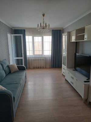 Продам трехкомнатную (3-комн.) квартиру, Воровского ул, 60, Симферополь г