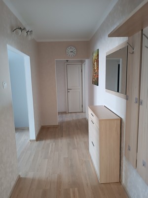 Продам трехкомнатную (3-комн.) квартиру, Воровского ул, 60, Симферополь г