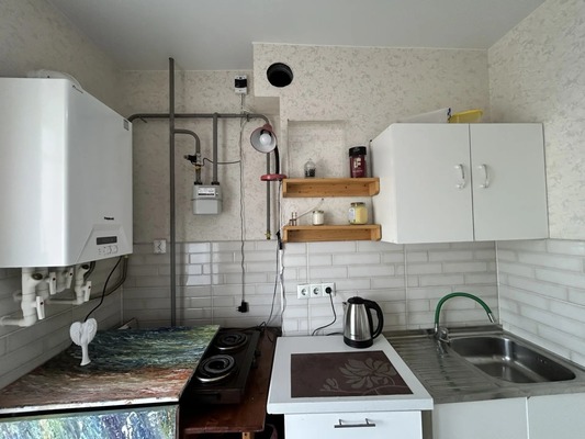 Продам однокомнатную (1-комн.) квартиру, Совхозная ул, 4кд, Симферополь г