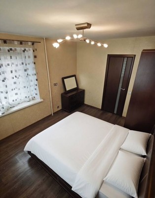 Продам трехкомнатную (3-комн.) квартиру, Ленина ул, 25, Дзержинский г
