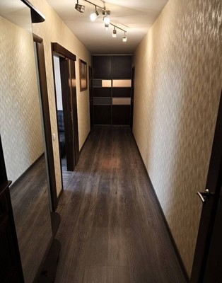 Продам трехкомнатную (3-комн.) квартиру, Ленина ул, 25, Дзержинский г